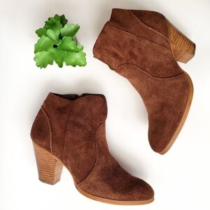 Tesori Brown Suede Western Stacked Block Heel Ankle Boots Size 6